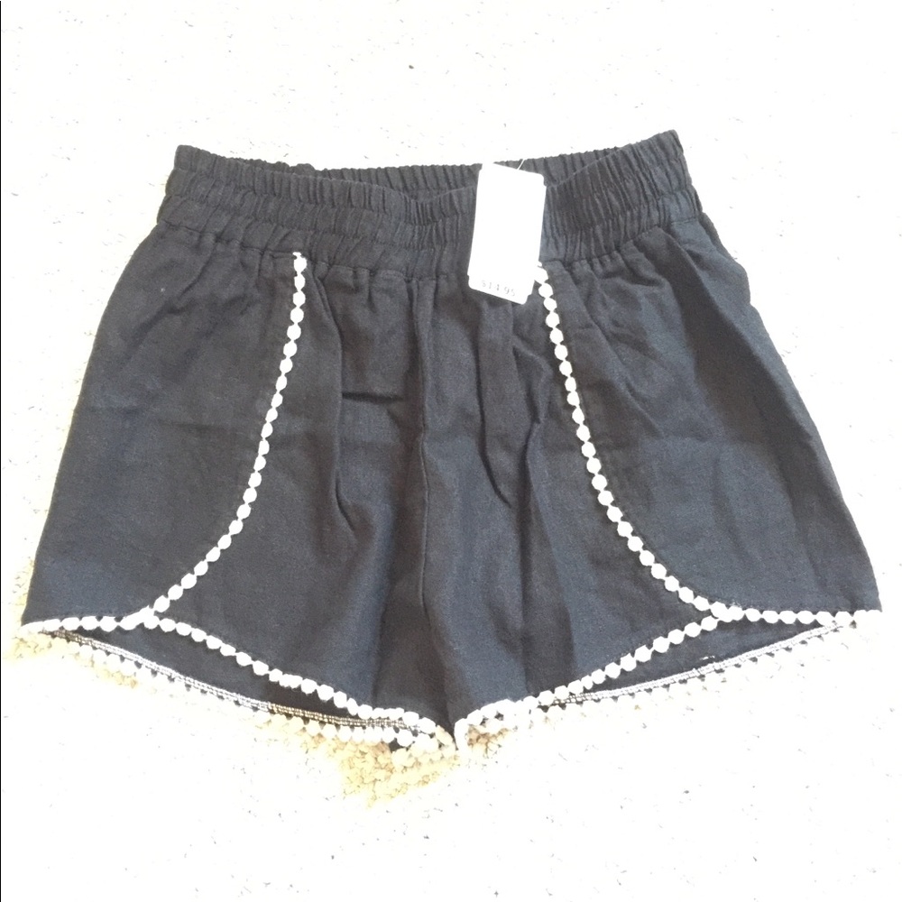 Crochet black linen short
